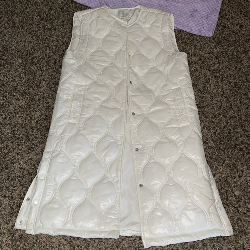 Joie Long White Sleeveless Puffer Vest, lightweight and quilted w/Pockets. - Picture 5 of 10